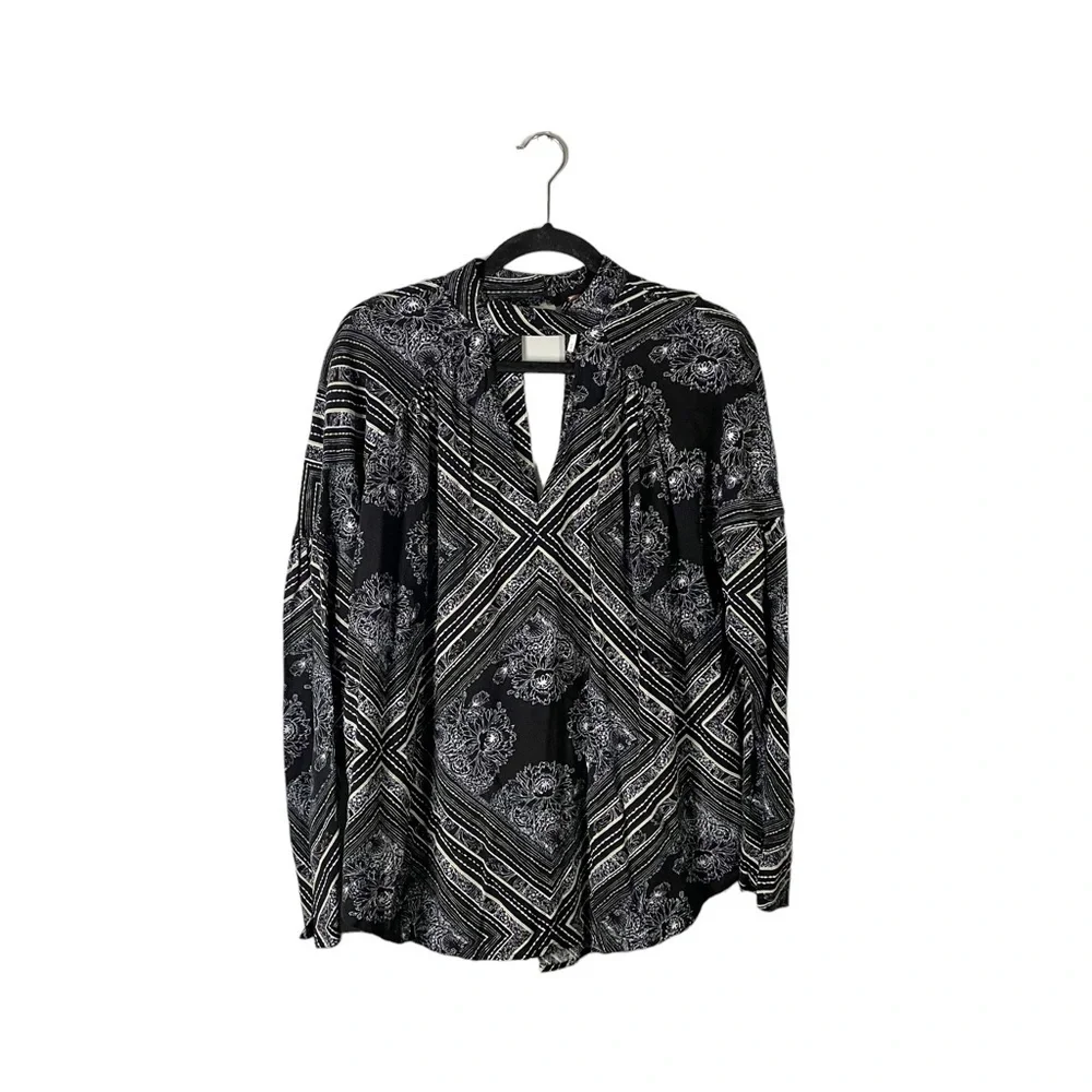 Free People Choker Neck Cutout Neckline Patterned Boho Loose Fir Blouse Small